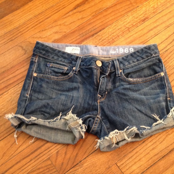 Gap shorts