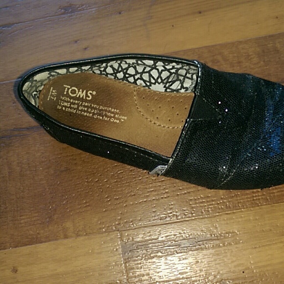 Toms - Picture 3 of 4