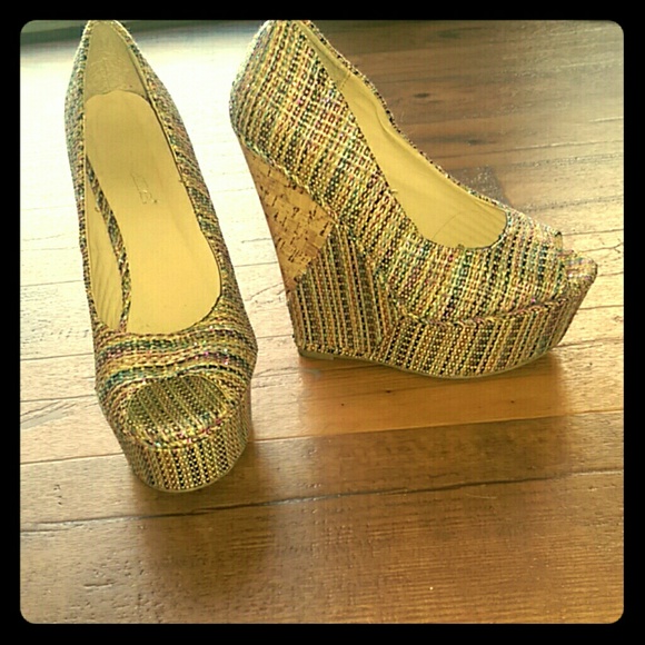 Shoedazzle wedges