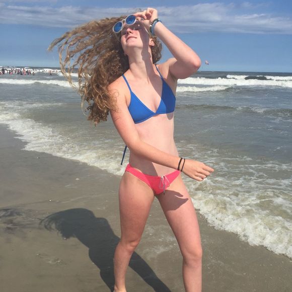 Meet your Posher, Lily