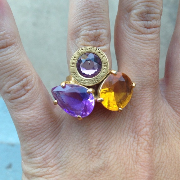 A beautiful COACH gemstone ring