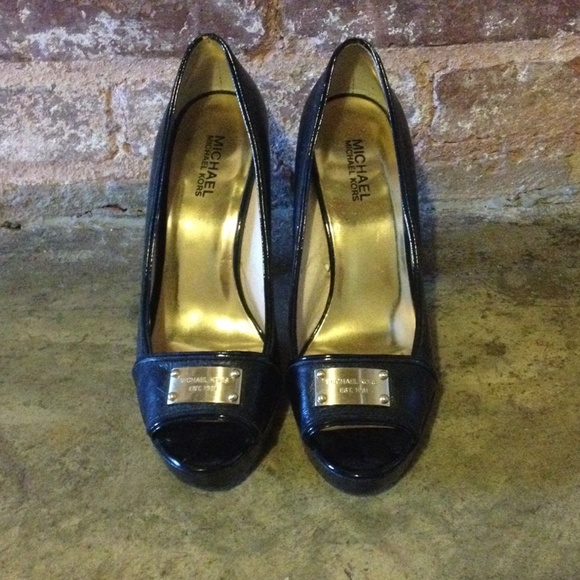 Michael Kors black peep toe pumps