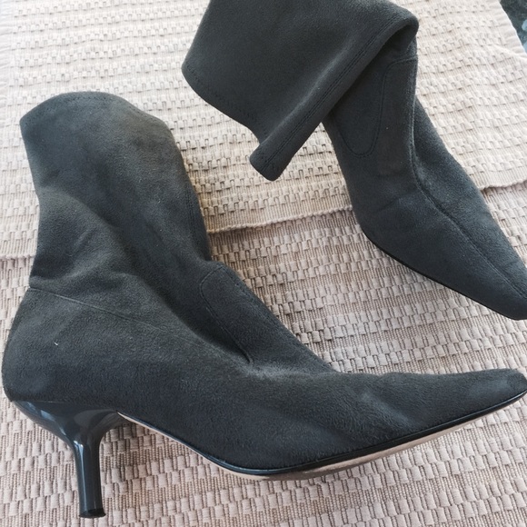 Gray ankle suede boots