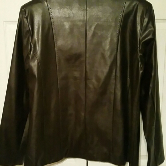 SOLG Gorgeous man made leather jacket. - Picture 3 of 3