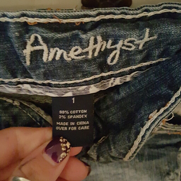Shorts - Picture 3 of 3