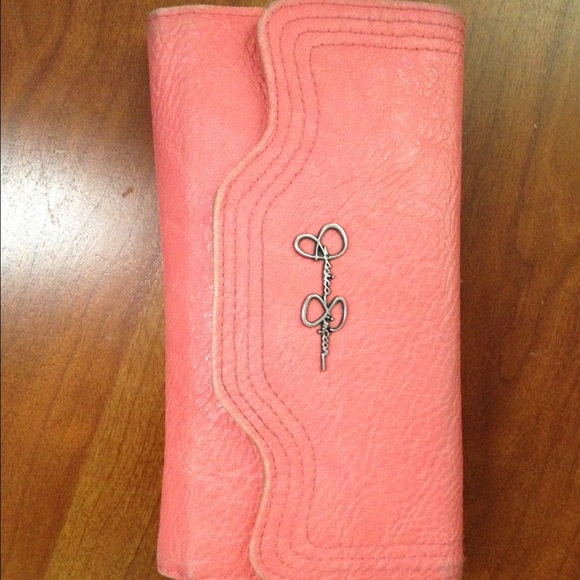 Jessica Simpson wallet