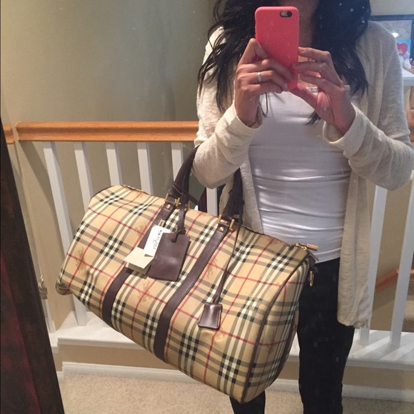 SOLD!! 💯Authentic  Burberry Boston Duffle Bag - Picture 4 of 4