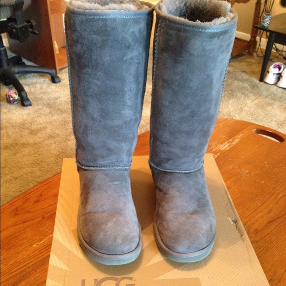 Tall Grey Uggs size 9