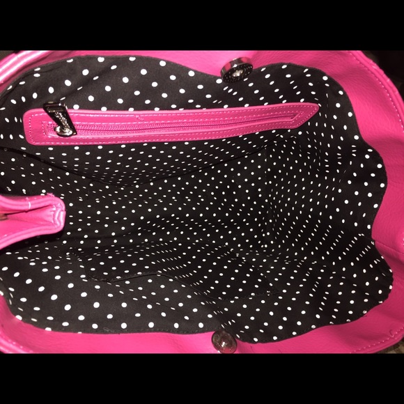 Sold - Picture 3 of 4