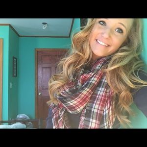 Meet your Posher, Carly