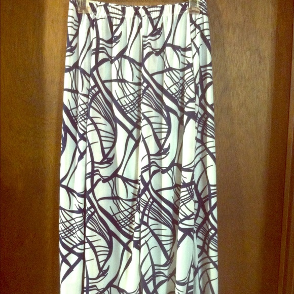 Elastic waist skirt