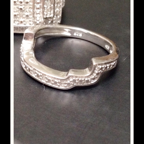 1/3 CTS Diamond Ring with Guards - Picture 4 of 4