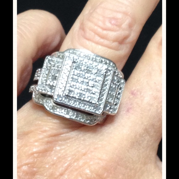 1/3 CTS Diamond Ring with Guards - Picture 2 of 4