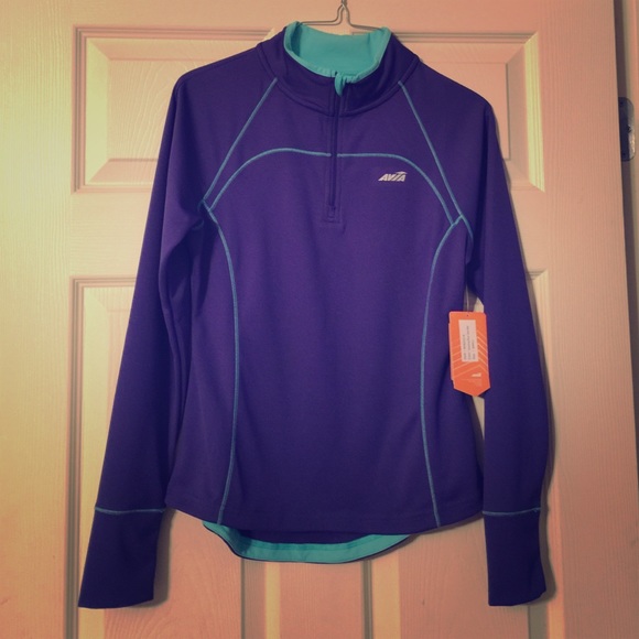 Comfy long sleeve workout pullover!