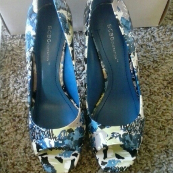 BCBGeneration Multi Color Heels - Picture 2 of 4