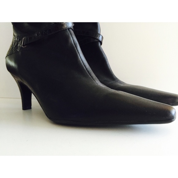 Antonio Melani pointy toe boot heels! - Picture 2 of 2