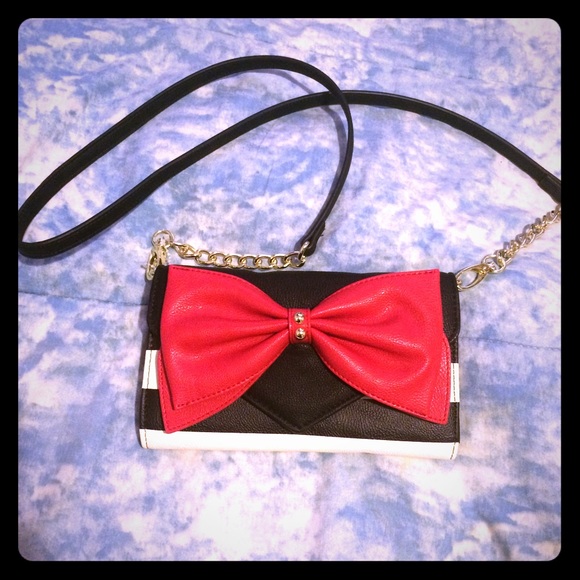 Betsy Johnson Stripe Envelope Clutch 👛🎀
