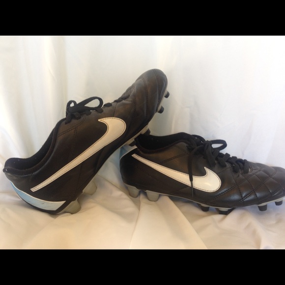 Nike women's soccer cleats