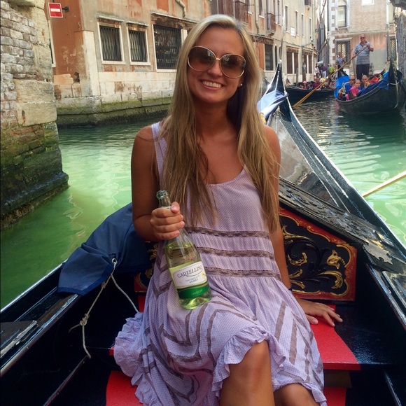 Meet your Posher, Andrea - Picture 1 of 1