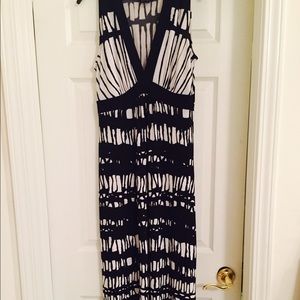 Black & white sleeveless maxi