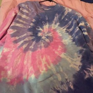 Oversized tye dye crew!