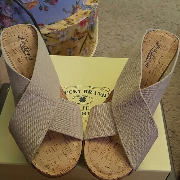 Lucky Brand Natural Color Cork Wedge