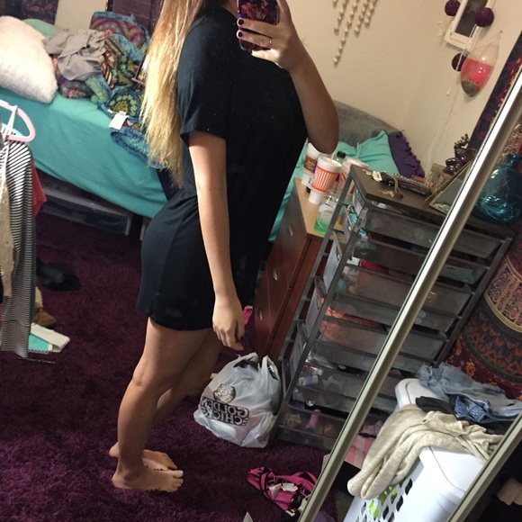 NWOT brandy Melville t shirt dress - Picture 2 of 4
