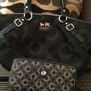 Coach purse and matching wallet black