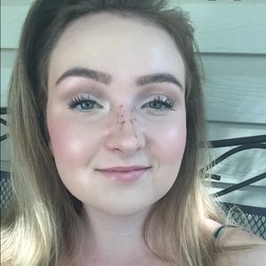 Meet your Posher, Michaela