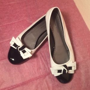 White leather bow tie flats