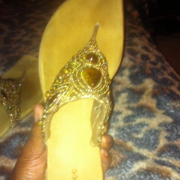J. RENEE SANDALS - Picture 4 of 4