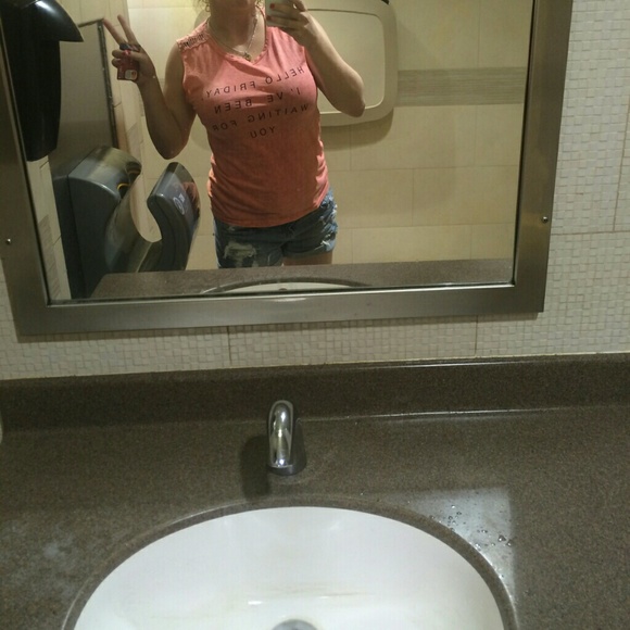 Light wash destroyed Jean shorts - Picture 4 of 4