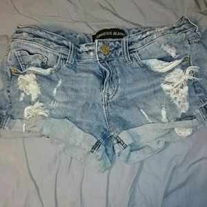 Light wash destroyed Jean shorts