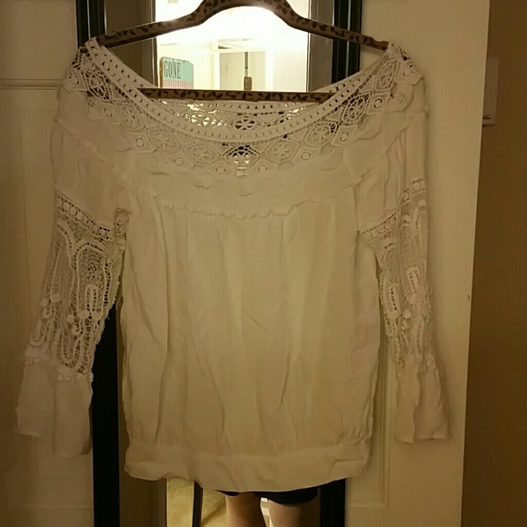 Sweet flowy white top