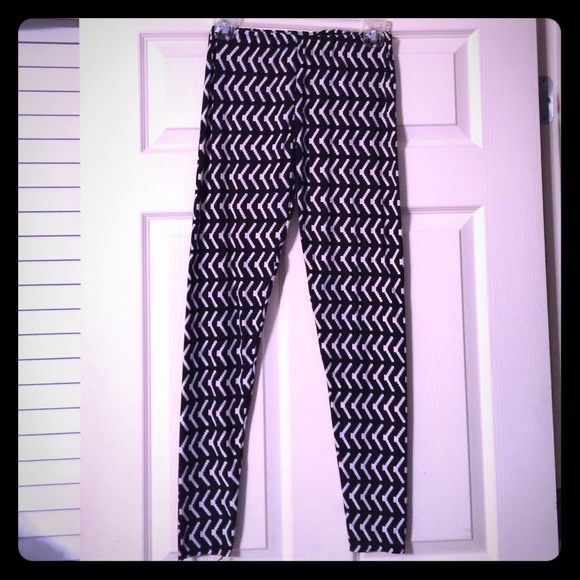 Black and white leggings!