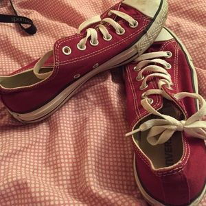 Maroon cons!