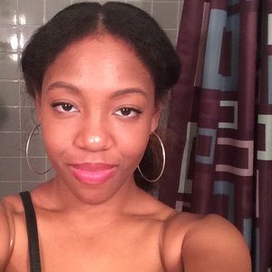 Meet your Posher, Denisha