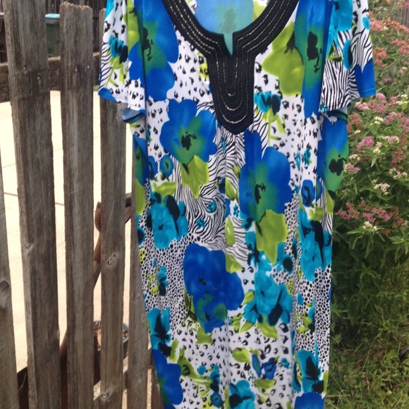 Dress - Picture 2 of 3