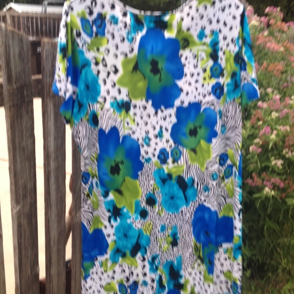 Dress - Picture 3 of 3