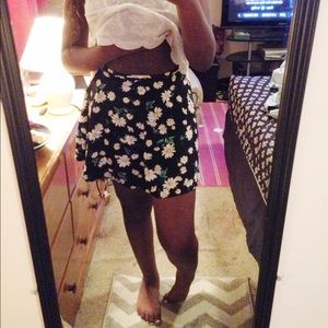 black daisy skater skirt.