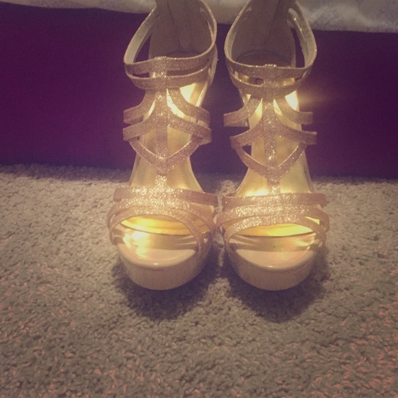 Champage/gold sparkly heels - Picture 1 of 4