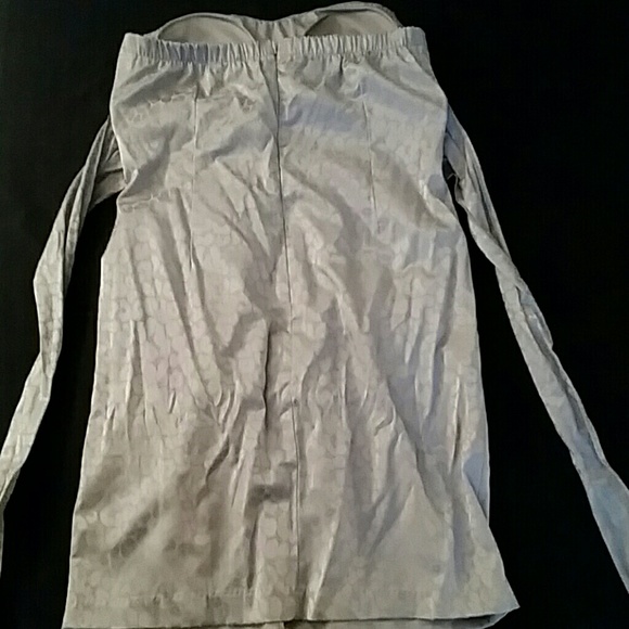 Dress - Picture 3 of 4