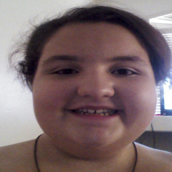 Meet your Posher, Yasmine - Picture 1 of 1