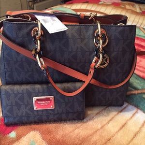 Nwt Cynthia medium size only purse