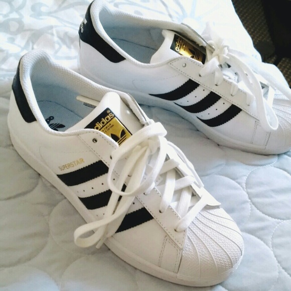 SOLD ON MERC ❤ Adidas Originals superstars - Picture 3 of 4