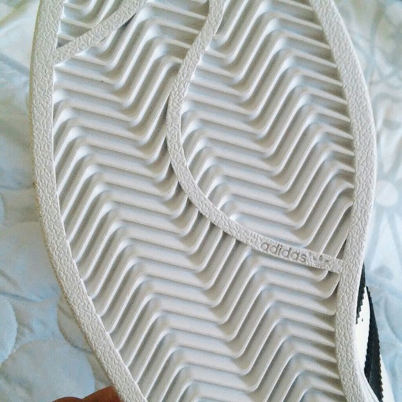 SOLD ON MERC ❤ Adidas Originals superstars - Picture 4 of 4