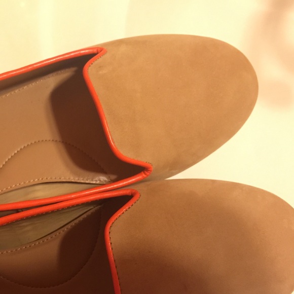 Light brown Talbots flats with orange trim - Picture 3 of 3