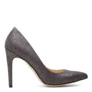 Leila Stone "Laken" Pump in Grey, size 8