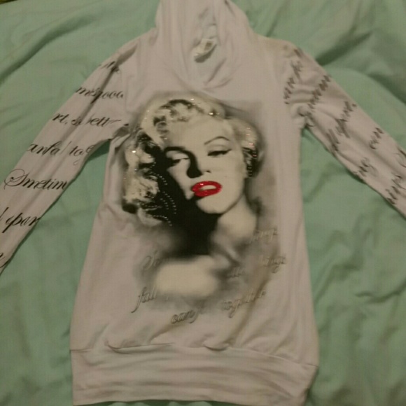 Manhattan top