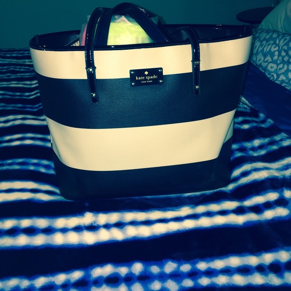 Black and cream Kate spade tote